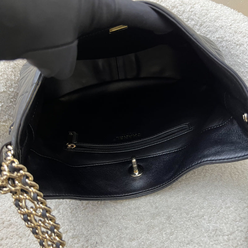 Chanel 22P Hobo Bag in Black Lambskin and LGHW (Model: AS3101)