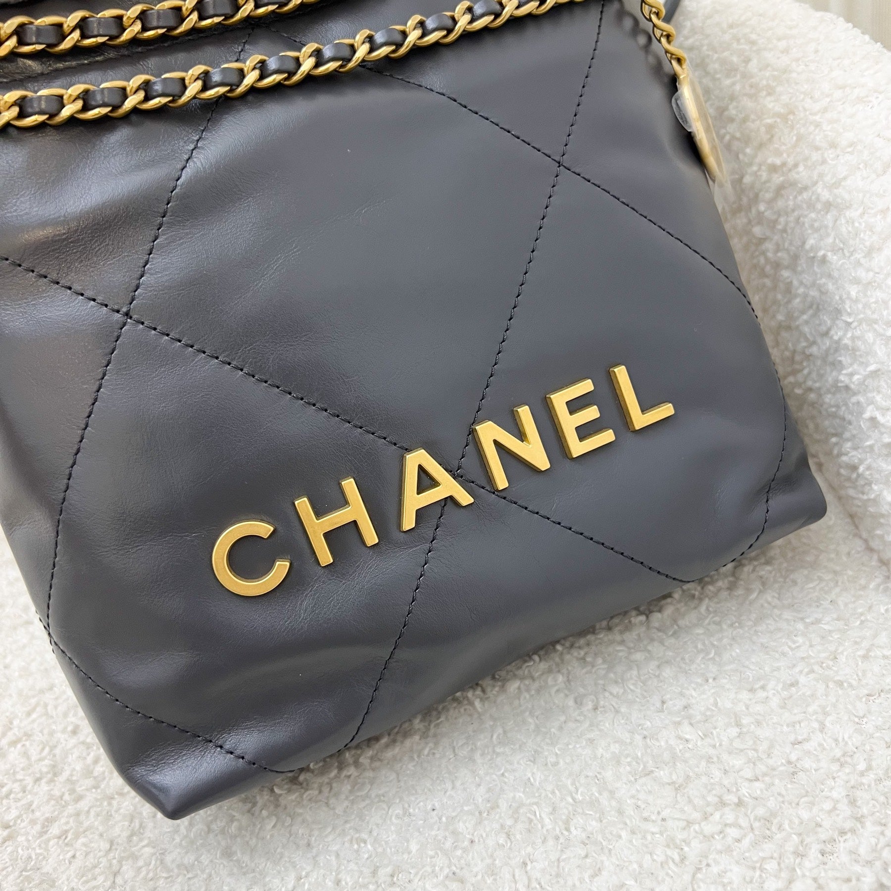 Chanel 22 Chain Hobo Quilted Calfskin Mini Black 2402814