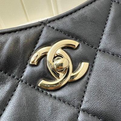 Chanel 22P Hobo Bag in Black Lambskin and LGHW (Model: AS3101)