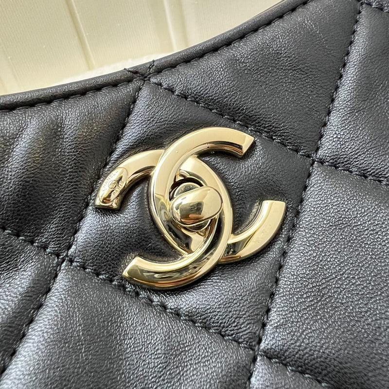 Chanel 22P Hobo Bag in Black Lambskin and LGHW (Model: AS3101)
