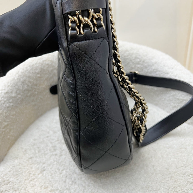 Chanel 22P Hobo Bag in Black Lambskin and LGHW (Model: AS3101)