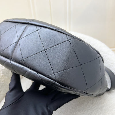 Chanel 22P Hobo Bag in Black Lambskin and LGHW (Model: AS3101)