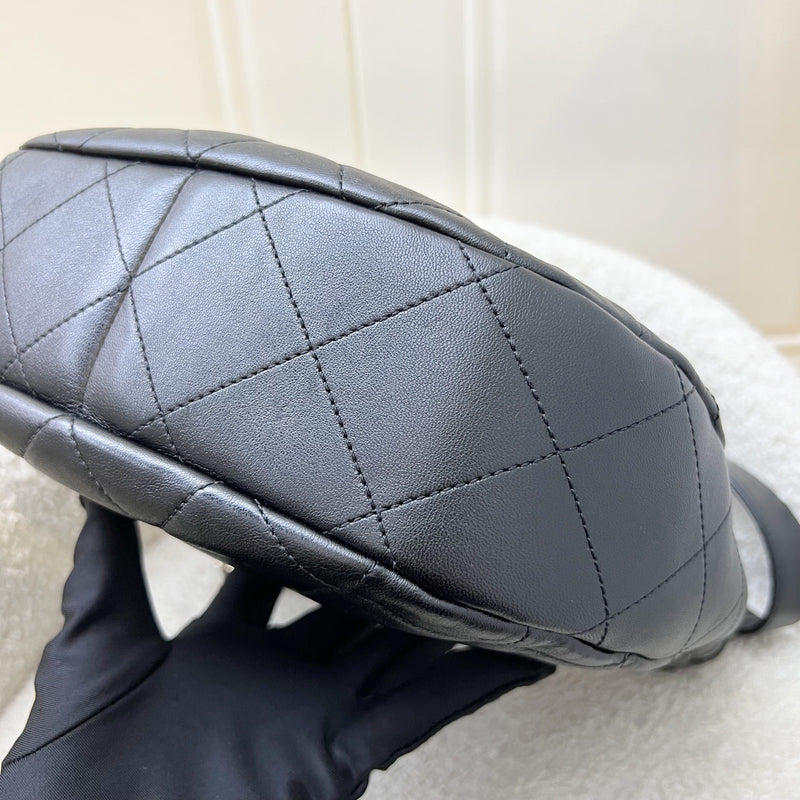 Chanel 22P Hobo Bag in Black Lambskin and LGHW (Model: AS3101)