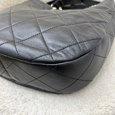 Chanel 22P Hobo Bag in Black Lambskin and LGHW (Model: AS3101)