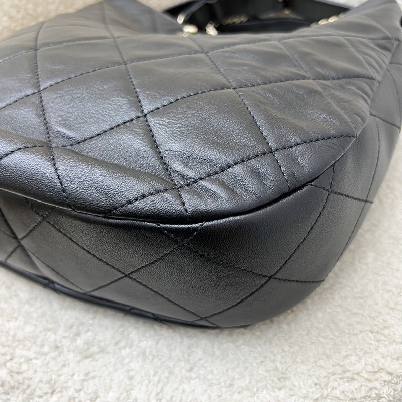 Chanel 22P Hobo Bag in Black Lambskin and LGHW (Model: AS3101)