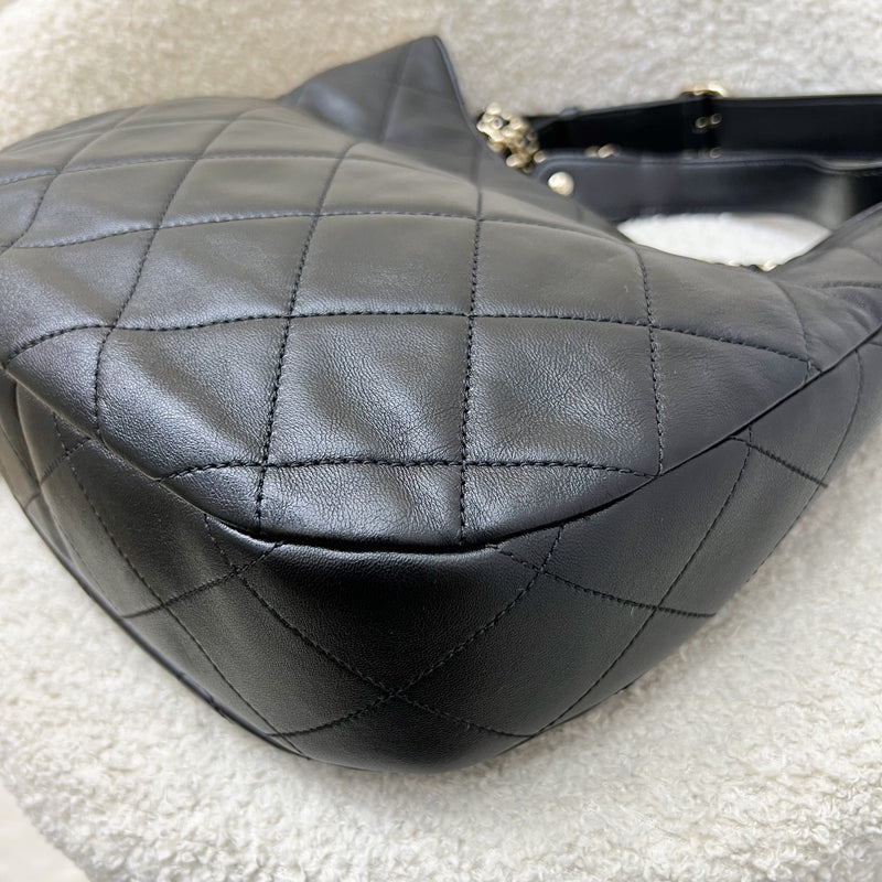Chanel 22P Hobo Bag in Black Lambskin and LGHW (Model: AS3101)