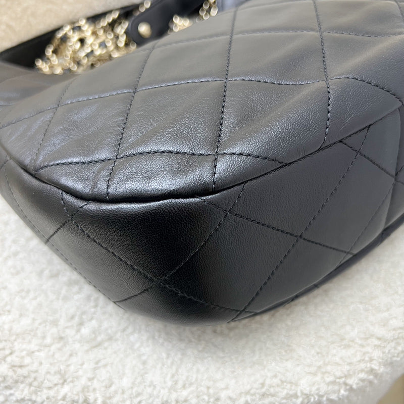 Chanel 22P Hobo Bag in Black Lambskin and LGHW (Model: AS3101)