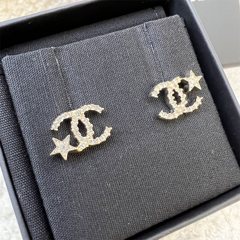 Chanel 22S Classic Star Earrings in LGHW