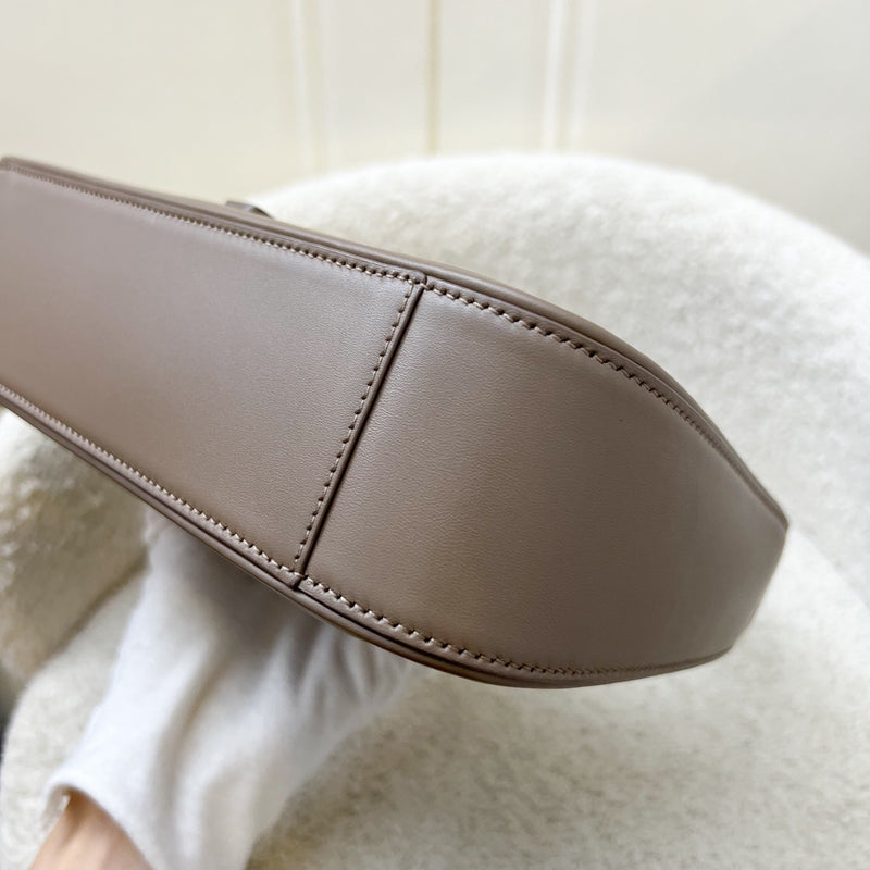 Saint Laurent YSL Le 5 à 7 Shoulder Bag in Taupe Smooth Calfskin and GHW