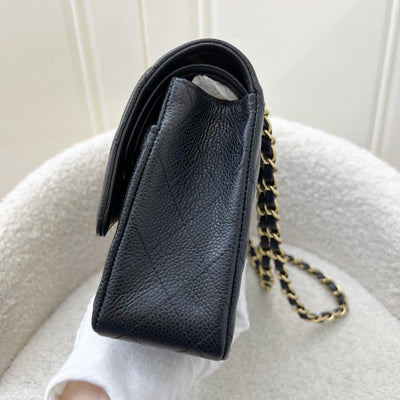 Chanel Vintage Medium Classic Flap CF in Black Caviar and 24K GHW