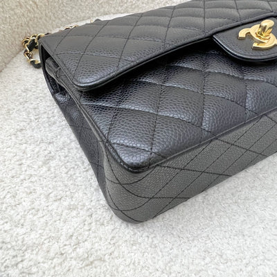 Chanel Vintage Medium Classic Flap CF in Black Caviar and 24K GHW