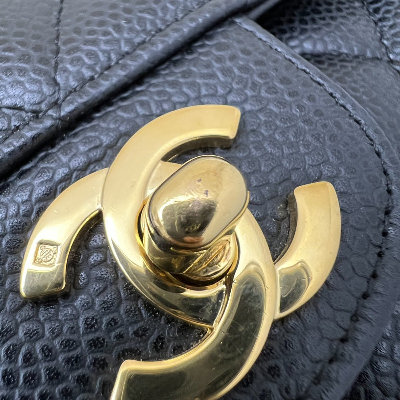 Chanel Vintage Medium Classic Flap CF in Black Caviar and 24K GHW