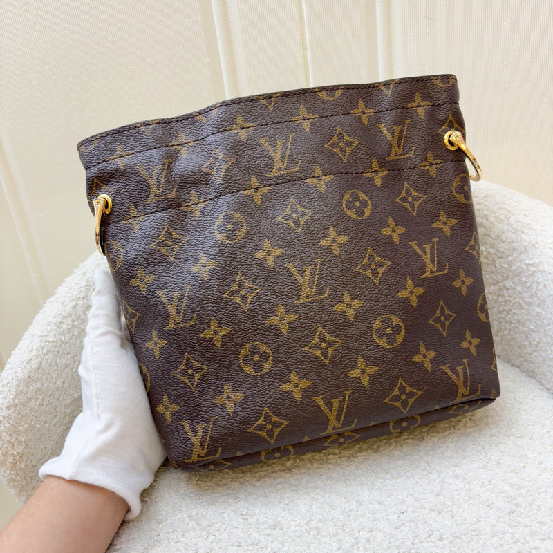 LV Noe Pouch in Monogram Canvas, Fuchsia Interior and GHW