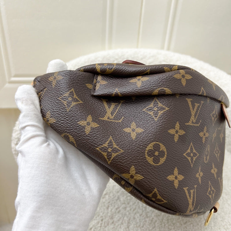 LV Bumbag in Monogram Canvas and GHW