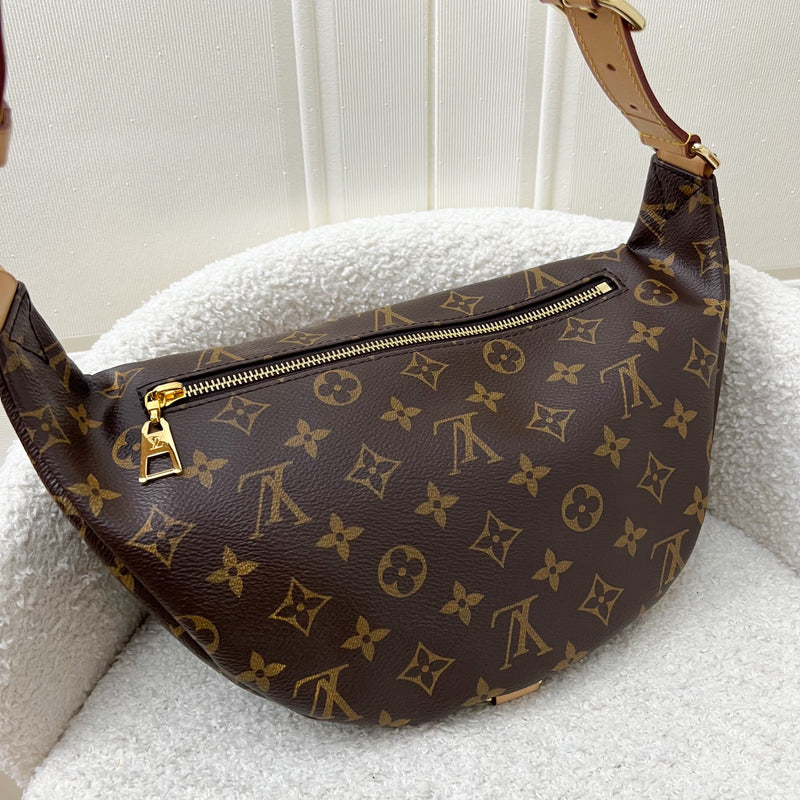 LV Bumbag in Monogram Canvas and GHW