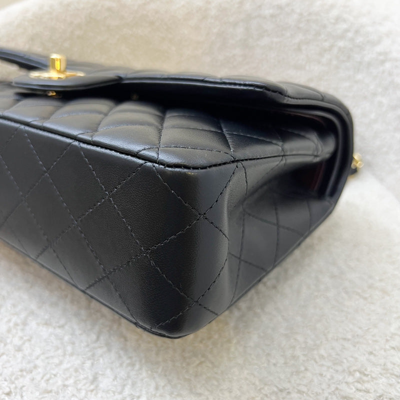 (June 2024 Receipt) Chanel Medium Classic Flap CF in Black Lambskin and GHW (Model: A01112)