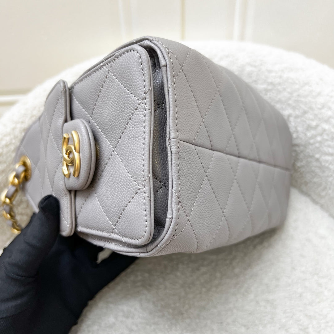 LN - Local Set - Feb 2026] Chanel 25 Mini Hobo Bag in 26P Grey