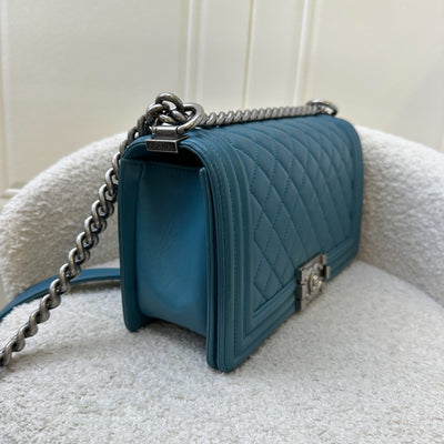 Chanel Medium 25cm Boy Flap in Turquoise Lambskin and RHW