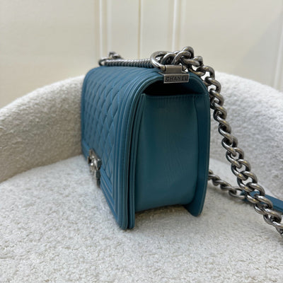 Chanel Medium 25cm Boy Flap in Turquoise Lambskin and RHW