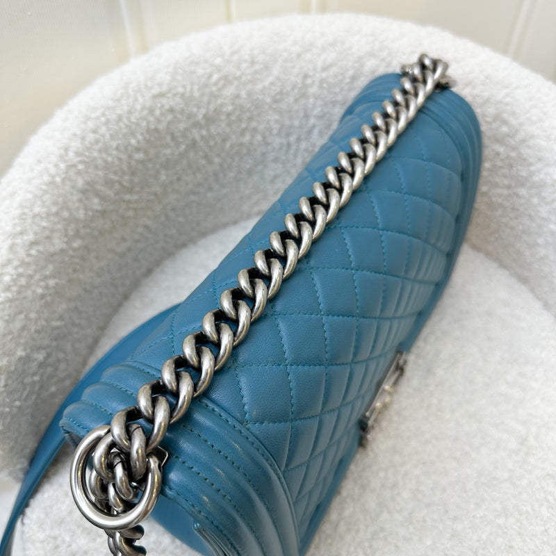 Chanel Medium 25cm Boy Flap in Turquoise Lambskin and RHW