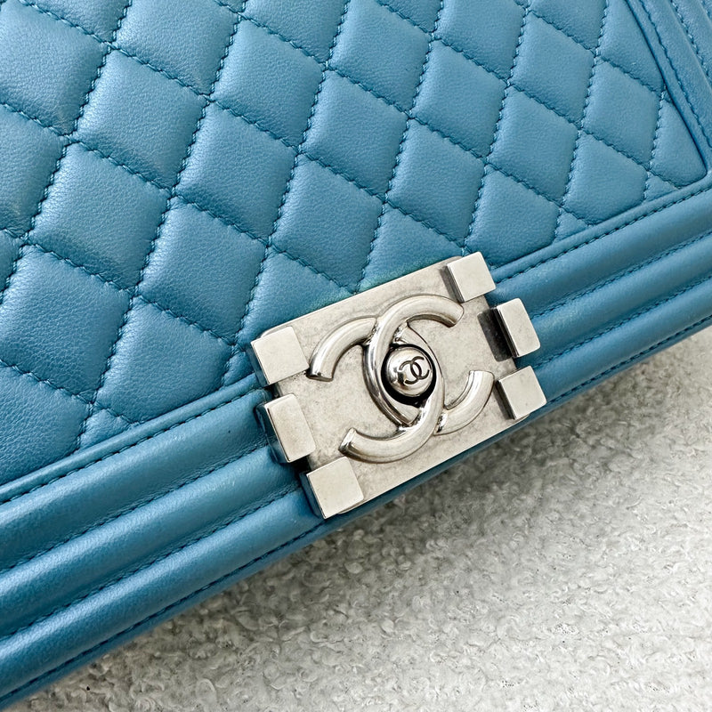 Chanel Medium 25cm Boy Flap in Turquoise Lambskin and RHW