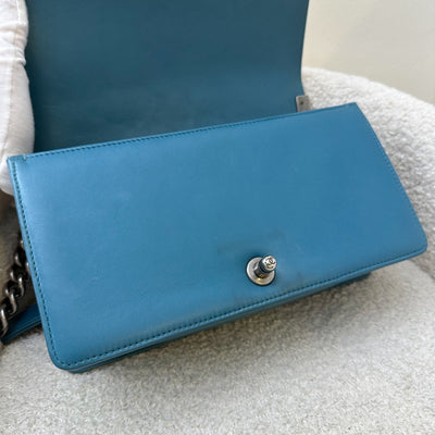 Chanel Medium 25cm Boy Flap in Turquoise Lambskin and RHW