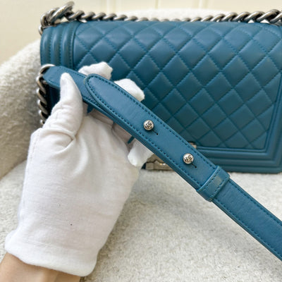 Chanel Medium 25cm Boy Flap in Turquoise Lambskin and RHW