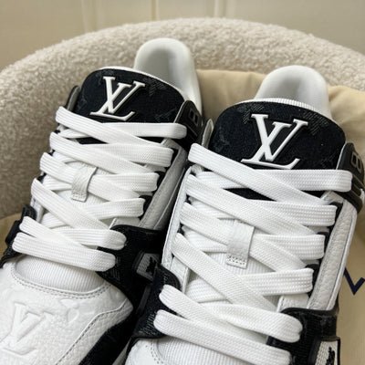 LV Men’s Trainer Sneakers in White Leather and Black Denim Sz 8