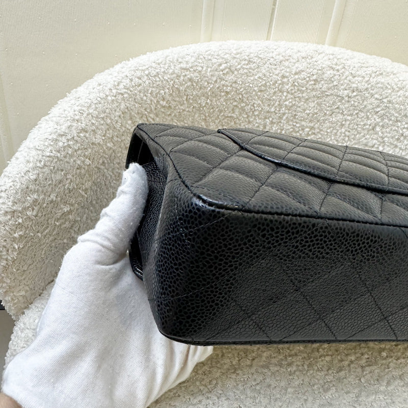 Chanel Medium Classic Flap CF in Black Caviar and GHW