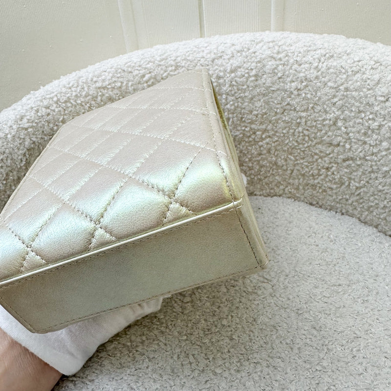 Chanel Clutch with Chain / Phone Holder in 20B Iridescent Ivory Lambskin and LGHW