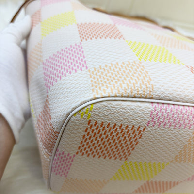 LV Neverfull MM in Damierlicious Peach Damier Giant Canvas and GHW (Model: N40668)