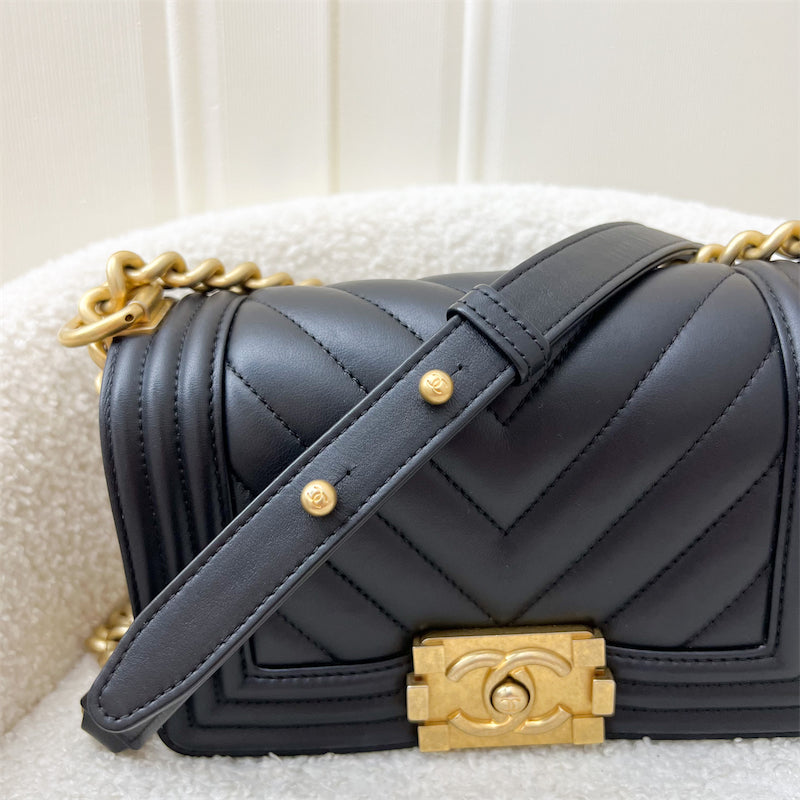 Chanel Small 20cm Boy Flap in Black Chevron Calfskin and AGHW