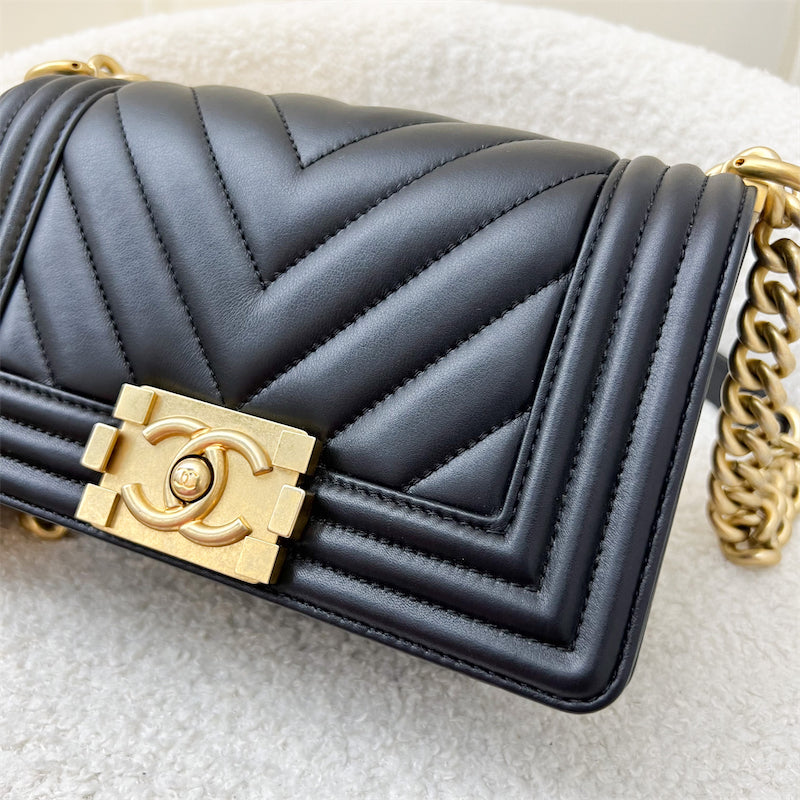 Chanel Small 20cm Boy Flap in Black Chevron Calfskin and AGHW