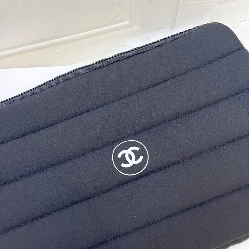 Chanel Beaute VIP Gift Laptop Sleeve with White Logo in Black