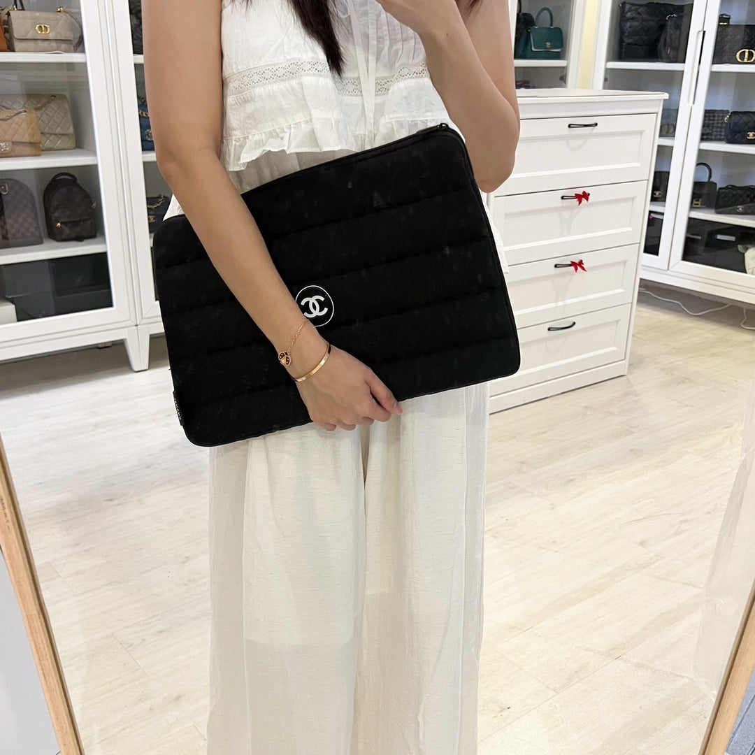 Chanel Beaute VIP Gift Laptop Sleeve with White Logo in Black