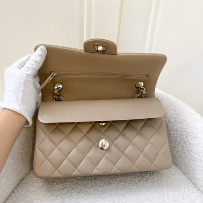 Chanel Small Classic Flap CF in 22A Dark Beige Caviar GHW