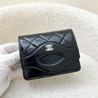 Chanel 24C Flap Card Holder in Black Shiny Calfskin and GHW