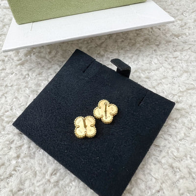 Van Cleef & Arpels VCA Sweet Alhambra Earstuds with Onyx in 18K Yellow Gold