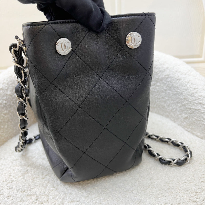 Chanel 25P Tote Bag in Black Shiny Lambskin and SHW (Model: AS5418)