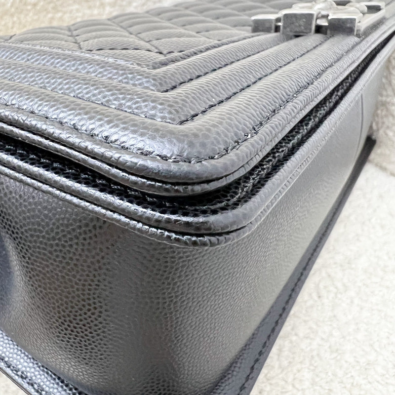 Chanel Medium 25cm Boy Flap in Black Caviar and RHW (Model: A67086)