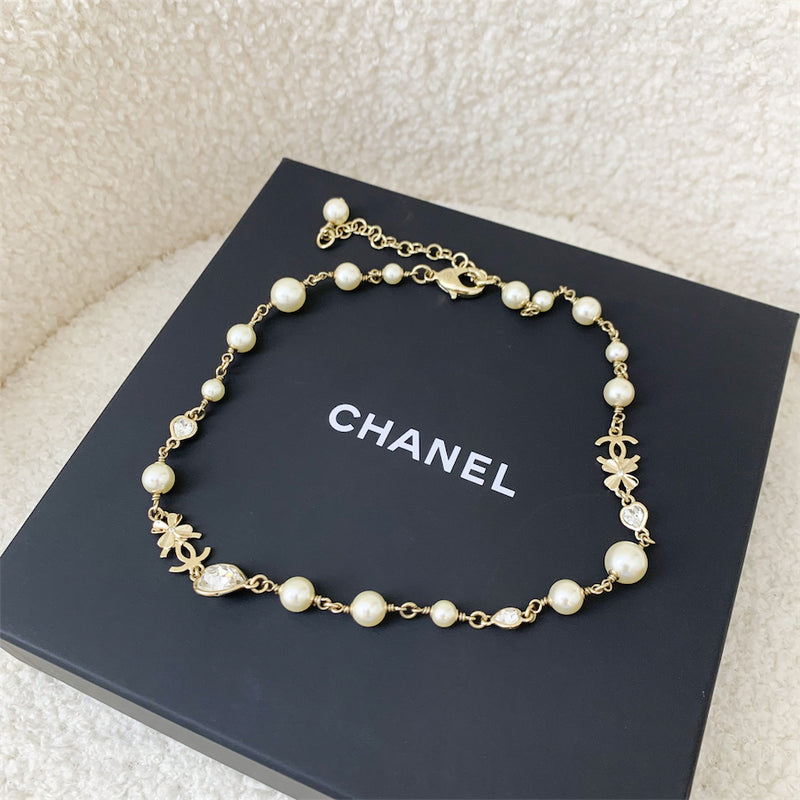 Chanel 23P CC and Clover Choker / Necklace (Adjustable) with Pearls and Crystals in LGHW