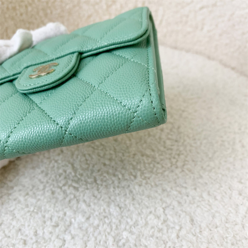 Chanel Classic Compact Trifold Wallet in Light Green Caviar LGHW