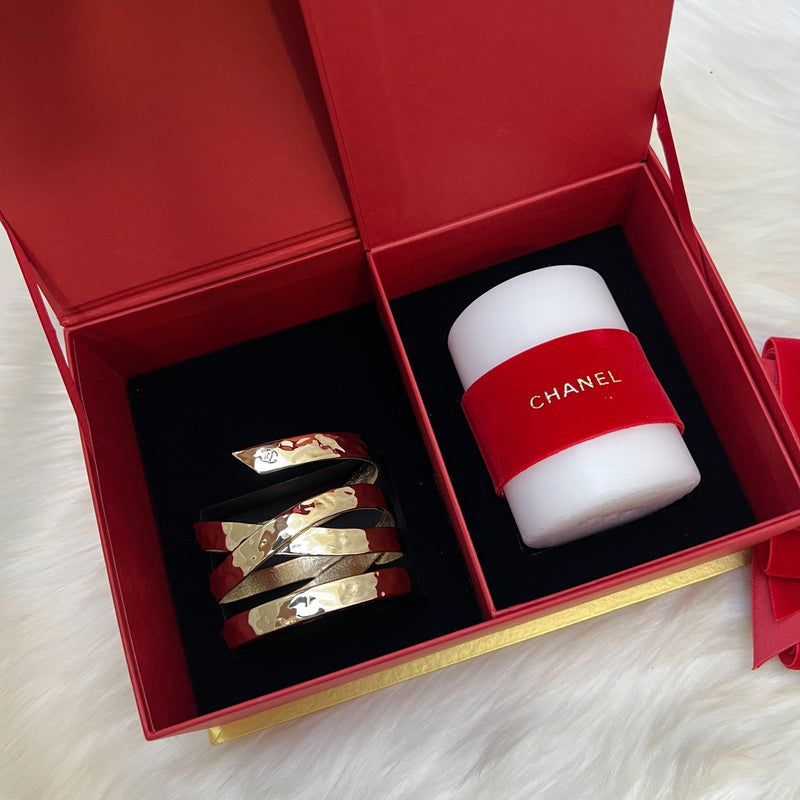 Chanel Year of the Snake VIP Gift Candle and Holder Set in Gold Tone HW