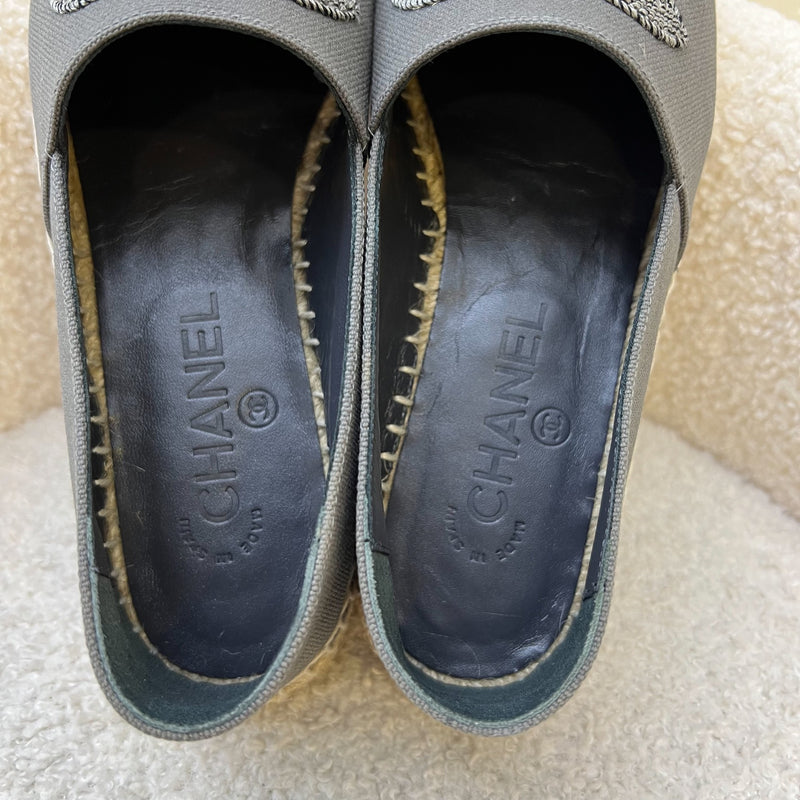 Chanel Espadrilles in 2-tone Grey and Black Canvas Sz 37