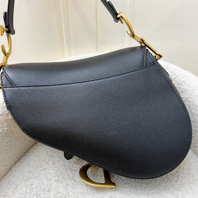 Dior Medium Saddle Bag with Strap in Black Grained Calfskin and AGHW (Model: M0455CBAA, Colour: M900)