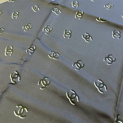 Chanel CC Logos Scarf in Black and White Silk