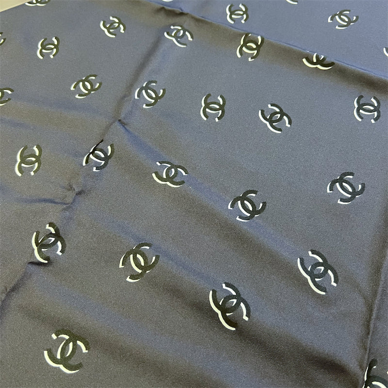 Chanel CC Logos Scarf in Black and White Silk