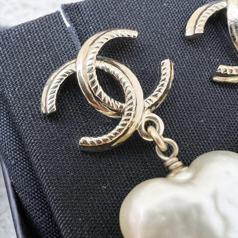 Chanel 22C CC Logo with Heart Pearl Dangling Earrings in LGHW (Model: AB7529)