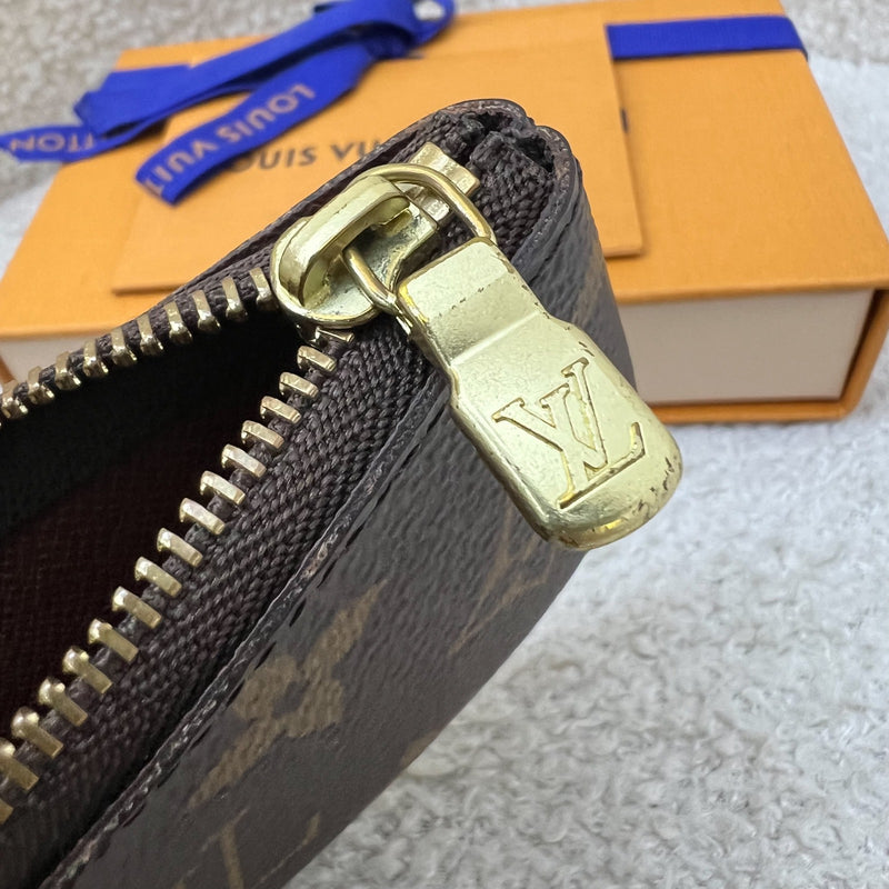 LV Key Pouch in Monogram Canvas and GHW (Model: M62650)