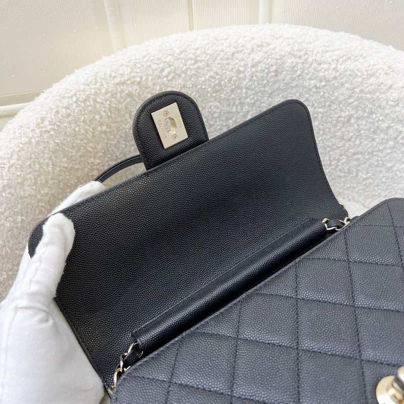 Chanel 22C Like-A-Wallet Flap Bag in Black Caviar and SHW (Model: AS3003)